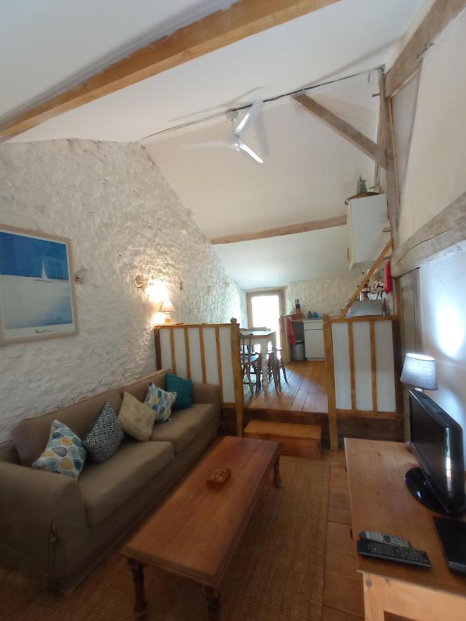Appartamento Ecurie Le Buguet Saint-Antoine-Cumond Esterno foto
