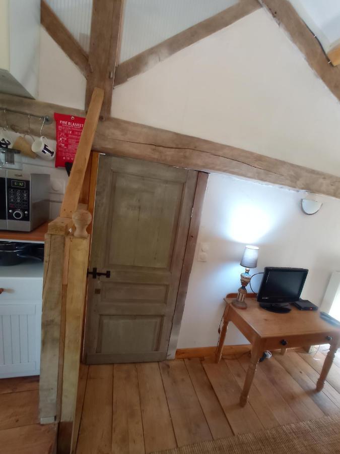 Appartamento Ecurie Le Buguet Saint-Antoine-Cumond Esterno foto